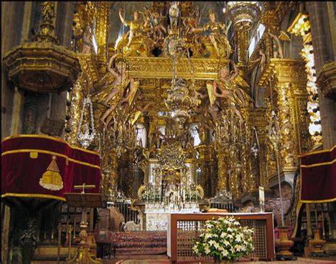 El Retablo de la Catedral de Santiago de Compostela: Un caleidoscopio visual que teje la historia y la fe!