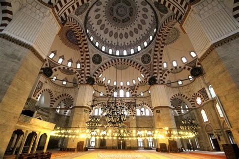 ¿La Mezquita Şehzade?: Una danza de arabescos y un canto al legado otomano!